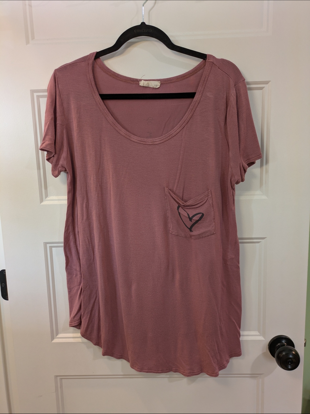 🔴 3/$15 french pastry Scoop Neck Pocket Tee in Dusty Rose